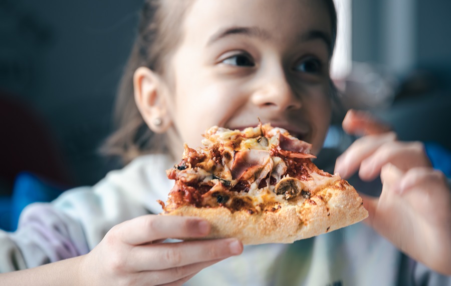 Domácí pizzou uděláte dětem vždy velkou radost!